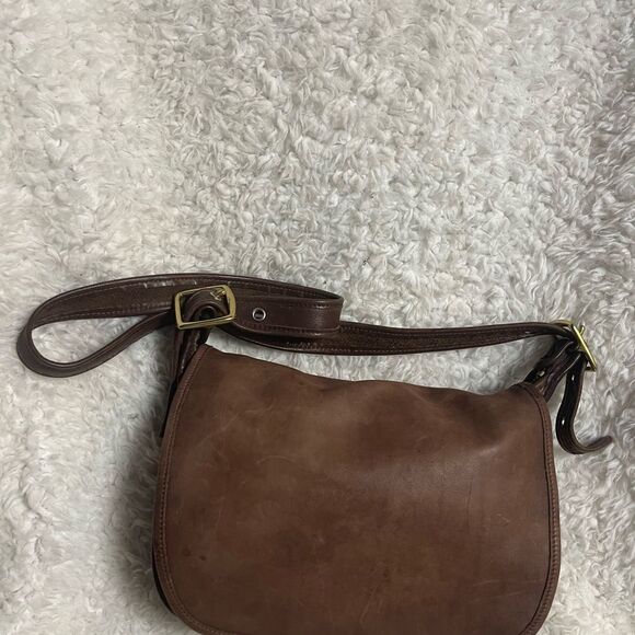 Elegant Brown Leather messenger Shoulder Bag - Picture 10 of 16